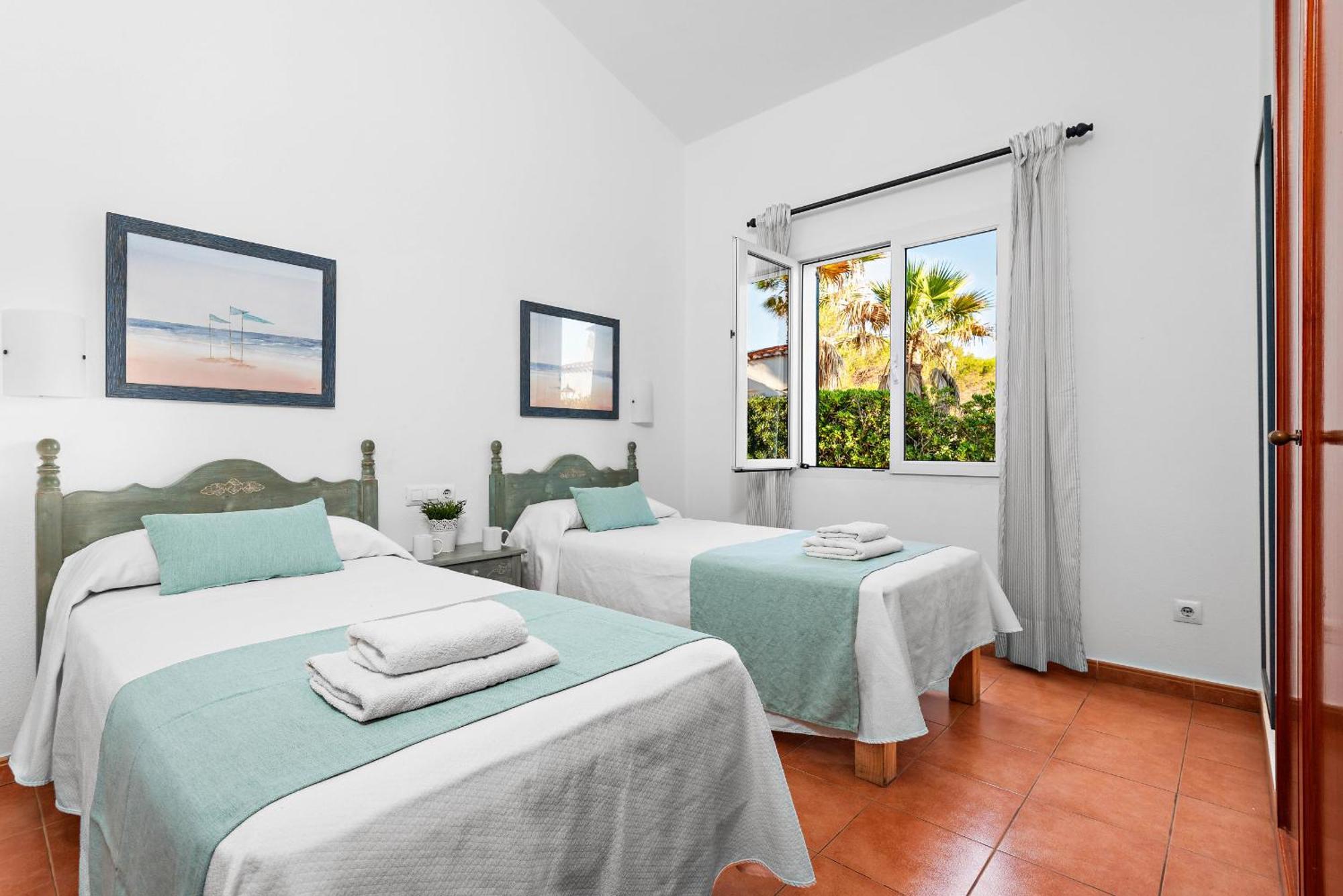 Villas Begonias Cala' en Bosch Bagian luar foto