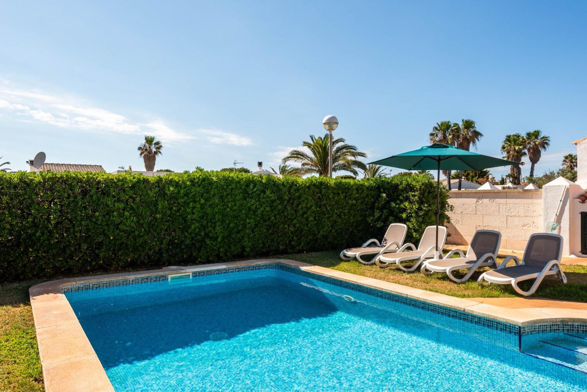 Villas Begonias Cala' en Bosch Bagian luar foto
